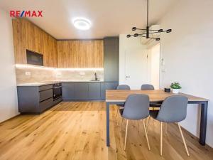 Pronájem bytu 2+kk, Praha - Nusle, Muzikova, 62 m2