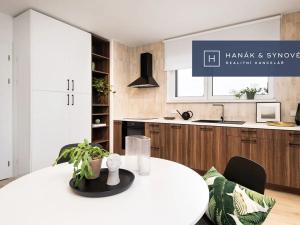 Pronájem bytu 2+kk, Pohořelice, U Kasáren, 61 m2