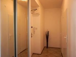 Pronájem bytu 1+kk, Brno - Zábrdovice, Merhautova, 37 m2