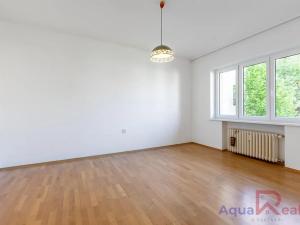Prodej bytu 2+1, Karlovy Vary, 5. května, 59 m2