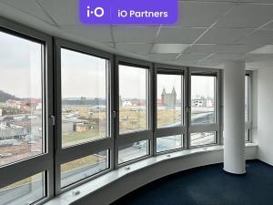 Pronájem kanceláře, Praha - Smíchov, Plzeňská, 1121 m2