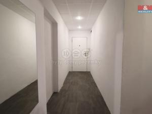Prodej bytu 3+1, Karlovy Vary - Dvory, 1. máje, 70 m2