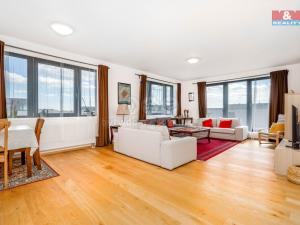 Pronájem bytu 4+kk, Horoměřice, Karla IV., 117 m2