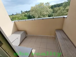 Pronájem bytu 2+1, Milovice, 60 m2