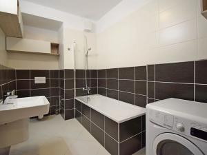 Pronájem bytu 2+kk, Praha - Stodůlky, Klementova, 58 m2