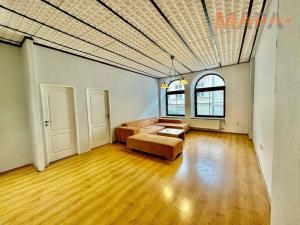 Pronájem bytu 2+kk, Chomutov, Revoluční, 56 m2