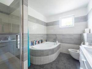 Pronájem bytu 2+1, Stehelčeves, 60 m2