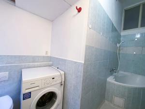 Pronájem bytu 2+1, Praha - Holešovice, Bubenská, 50 m2