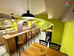 Pronájem obchodního prostoru, Praha - Žižkov, Víta Nejedlého, 72 m2