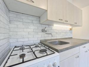 Pronájem bytu 1+1, Kadaň, Na Podlesí, 35 m2