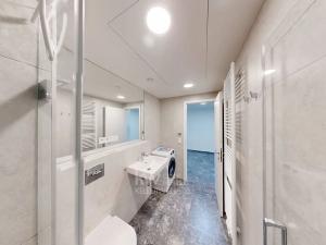 Pronájem bytu 2+kk, Praha - Modřany, Československého exilu, 60 m2