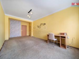 Prodej bytu 2+1, Hrádek - Nová Huť, 1. máje, 56 m2