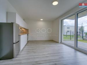 Pronájem bytu 1+kk, Plzeň, Na Výhledech, 29 m2