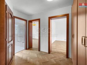 Prodej rodinného domu, Záryby, 200 m2