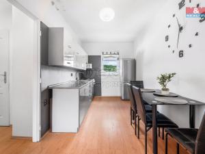Prodej bytu 2+1, Velké Březno, Školní, 43 m2