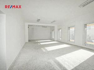 Prodej obchodního prostoru, Hostouň, Chodské náměstí, 499 m2