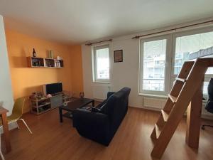 Pronájem bytu 1+kk, Praha - Vysočany, Pod Harfou, 35 m2