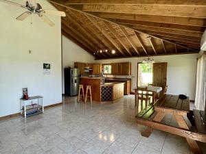 Prodej rodinného domu, Coxen Hole, Roatán, Honduras, 163 m2