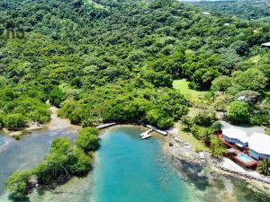 Prodej pozemku, Coxen Hole, Roatán, Honduras, 3265 m2