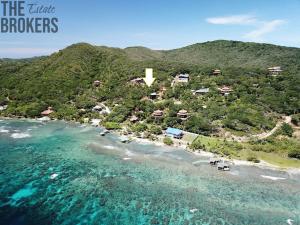 Prodej pozemku, Coxen Hole, Roatán, Honduras, 811 m2