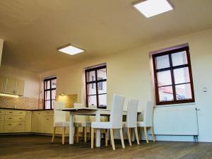 Pronájem bytu 4+kk, Jihlava, Kosmákova, 111 m2