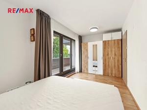 Pronájem bytu 2+kk, Praha - Libeň, Vojenova, 58 m2