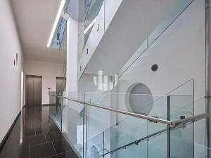 Pronájem kanceláře, Praha - Smíchov, Radlická, 379 m2