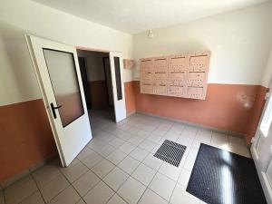 Prodej bytu 2+1, Židlochovice, sídl. Družba, 63 m2