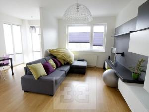 Pronájem bytu 2+kk, Praha - Hlubočepy, Högerova, 59 m2