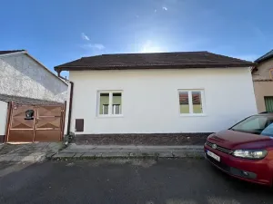 Pronájem bytu 1+1, Káraný, 42 m2