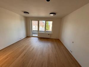 Pronájem bytu 1+kk, Praha - Velká Chuchle, Na hvězdárně, 36 m2