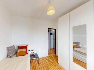 Pronájem bytu 2+kk, Praha - Prosek, Lovosická, 25 m2
