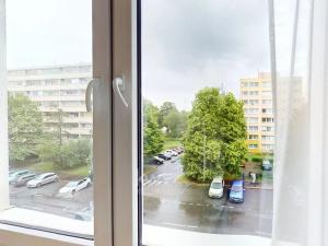 Pronájem bytu 2+kk, Praha - Prosek, Lovosická, 25 m2