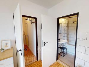 Pronájem bytu 2+kk, Praha - Prosek, Lovosická, 25 m2