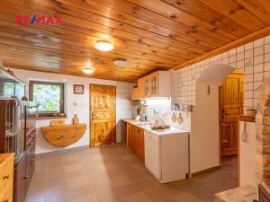 Prodej komerční nemovitosti, Obora, 900 m2