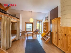 Prodej komerční nemovitosti, Obora, 900 m2