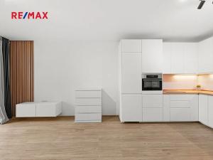 Pronájem bytu 1+kk, Praha - Hloubětín, Poděbradská, 37 m2