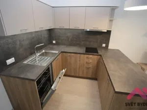 Pronájem bytu 1+kk, Praha - Karlín, Sokolovská, 35 m2