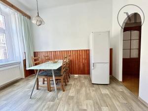Pronájem bytu 2+1, České Budějovice, Dobrovodská, 98 m2