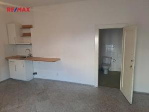 Pronájem obchodního prostoru, Praha - Střešovice, Na Malovance, 26 m2