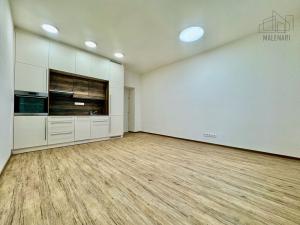 Pronájem bytu 2+kk, Praha - Smíchov, Ke Koulce, 51 m2