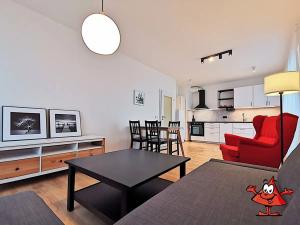 Pronájem bytu 2+kk, Praha - Ďáblice, Křižanská, 52 m2