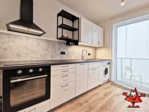 Pronájem bytu 2+kk, Praha - Ďáblice, Křižanská, 52 m2