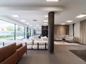 Pronájem obchodního prostoru, Praha - Holešovice, Argentinská, 151 m2