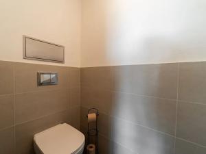 Pronájem obchodního prostoru, Praha - Holešovice, Argentinská, 151 m2