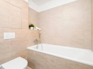 Pronájem bytu 2+kk, Praha - Modřany, Mezi vodami, 58 m2