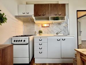 Pronájem bytu 1+1, Jičín - Nové Město, Na jihu, 32 m2