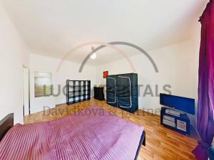 Pronájem bytu 1+1, Praha - Karlín, Sokolovská, 38 m2