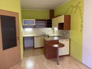 Pronájem bytu 2+kk, Hradec Králové, Svatojánská, 30 m2