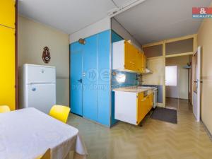 Prodej bytu 2+1, Karlovy Vary - Stará Role, Družstevní, 64 m2